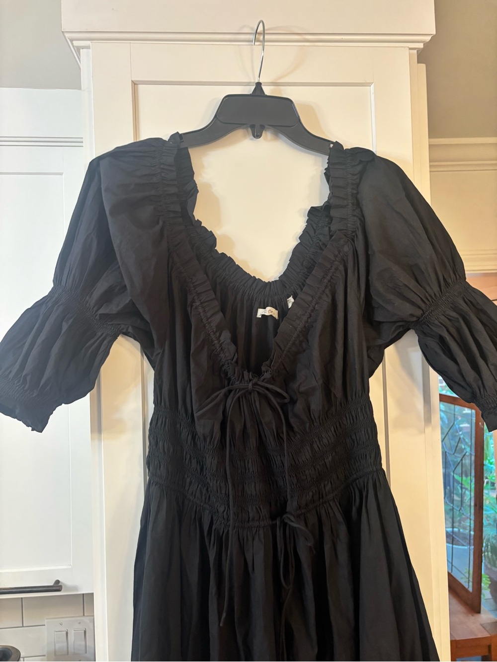 Doen Ischia shirred poplin puff sleeve midi dress in black - Picture 5 of 9